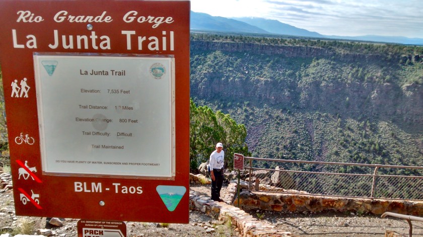 Starting down the La Junta Trail to the bottom of the gorge.