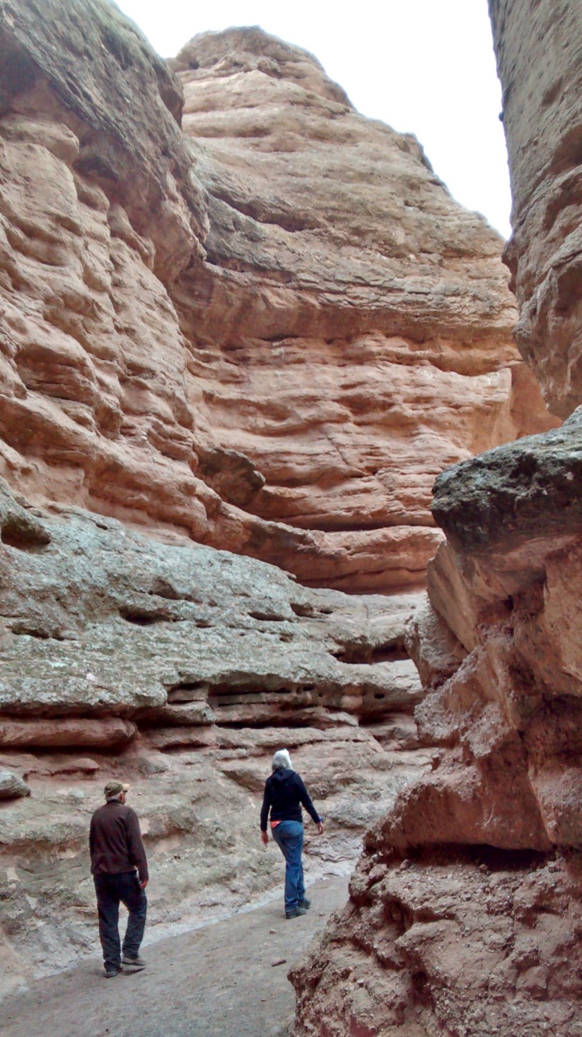 Heading into the slot canyon.